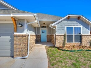 512 Cherrybark Dr in Washington, OK - Building Photo - Building Photo
