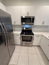 1021 SE 27th Terrace in Homestead, FL - Building Photo - Building Photo