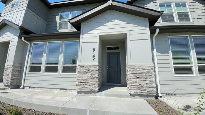 6142 N Tarako Ave in Garden City, ID - Building Photo