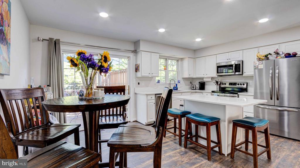 231 Old Magothy Bridge Rd in Pasadena, MD - Building Photo