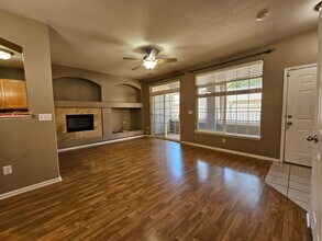 1549 S Florence Ct in Aurora, CO - Foto de edificio - Building Photo