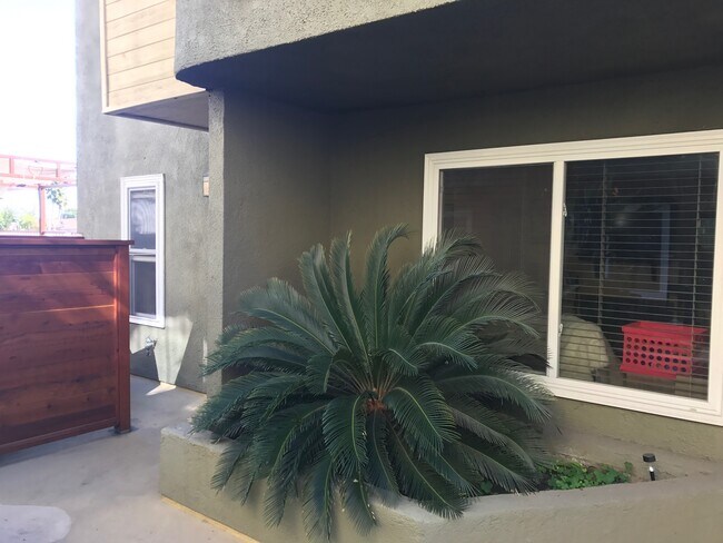 5706 Fair Ave, Unit 116 in North Hollywood, CA - Building Photo - Building Photo