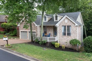 5893 Woodlands Ave in Nashville, TN - Building Photo