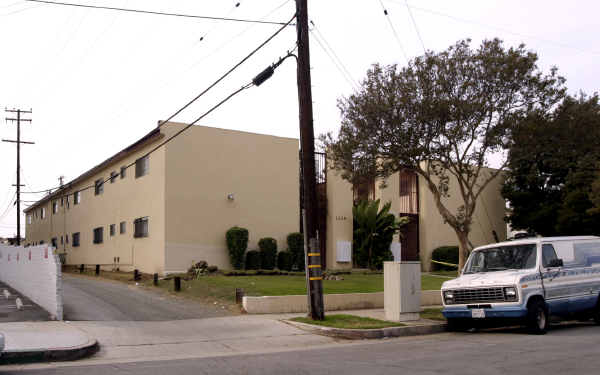 1225 Benito Ave in Alhambra, CA - Foto de edificio