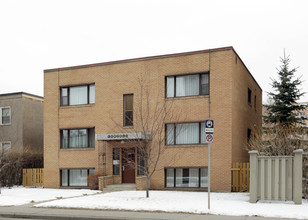 Vandale in Calgary, AB - Building Photo - Building Photo