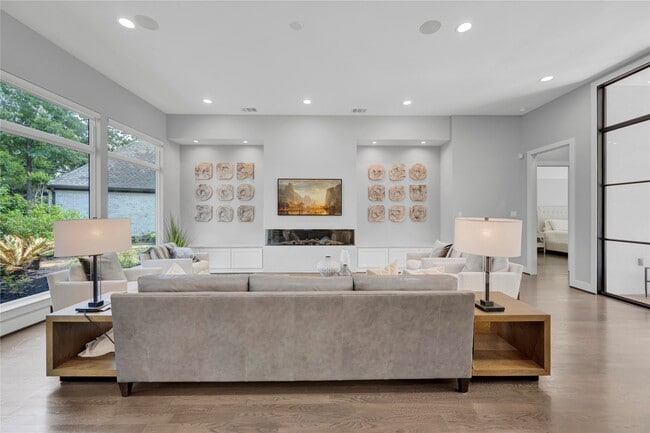 property at 19 Acorn Cluster Ct