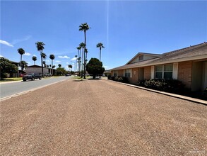 701 Hibiscus Ave in McAllen, TX - Building Photo - Building Photo