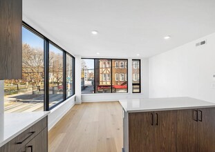 1800 W Girard Ave in Philadelphia, PA - Building Photo - Building Photo