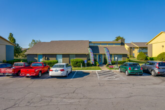 Almonte Apartments in Oklahoma City, OK - Building Photo - Building Photo