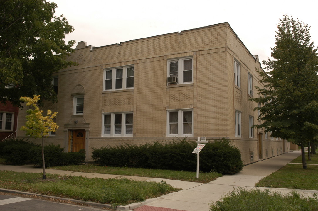 5355 W Henderson St in Chicago, IL - Building Photo