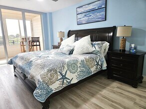 1357 NE Ocean Blvd in Stuart, FL - Foto de edificio - Building Photo