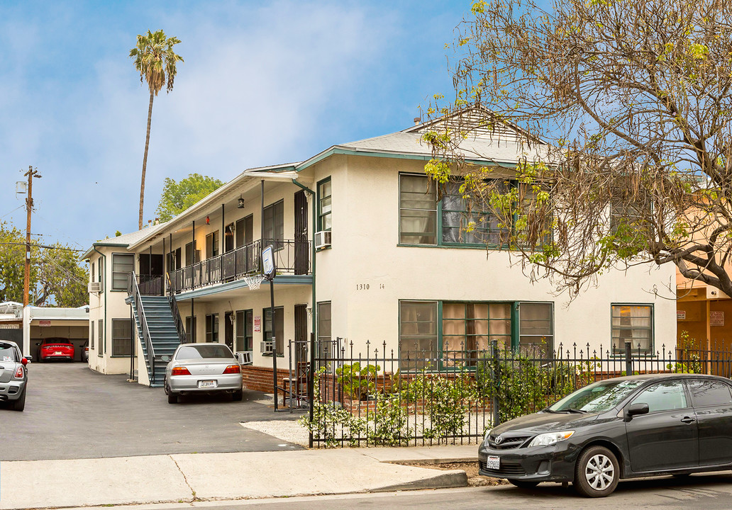 1310 N Las Palmas Ave in Los Angeles, CA - Building Photo