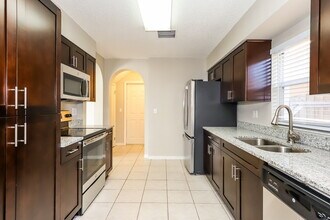 741 Burlwood St in Brandon, FL - Building Photo - Building Photo