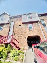 2104 Timberglen Dr in Imperial, PA - Building Photo - Building Photo