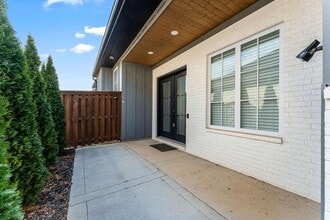 3505 SW Radiance Ave in Bentonville, AR - Foto de edificio - Building Photo