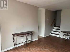 151 Calderwood Dr in Kingston, ON - Building Photo - Building Photo