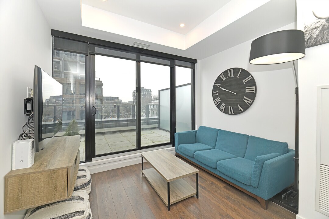 505 Richmond St W in Toronto, ON - Building Photo