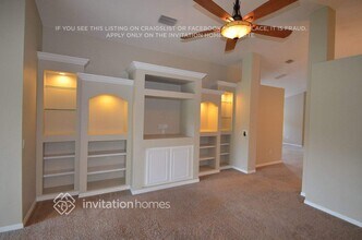 10547 San Travaso Dr in Tampa, FL - Building Photo - Building Photo