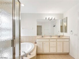 9729 Heatherstone River Ct in Estero, FL - Building Photo