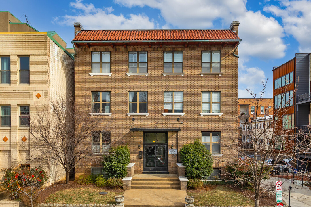 2827 15th St Nw in Washington, DC - Building Photo