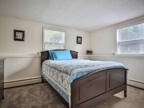 Hudson Gardens in Hudson, NH - Building Photo - Interior Photo