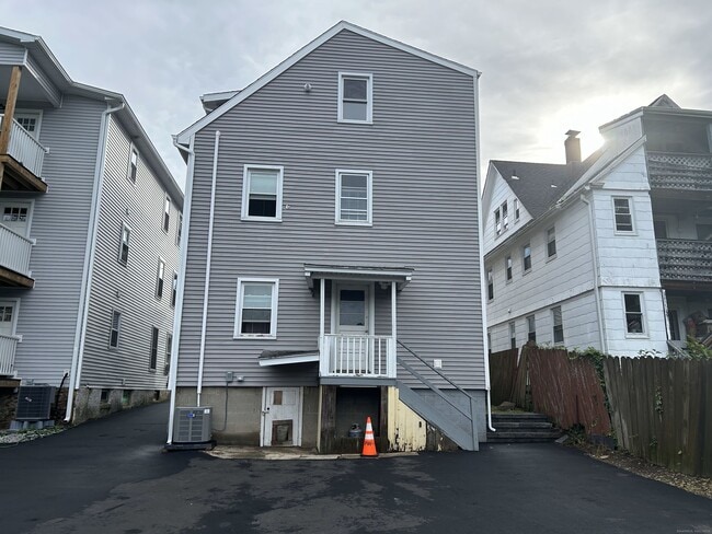 109 Churchill St in Fairfield, CT - Building Photo - Building Photo