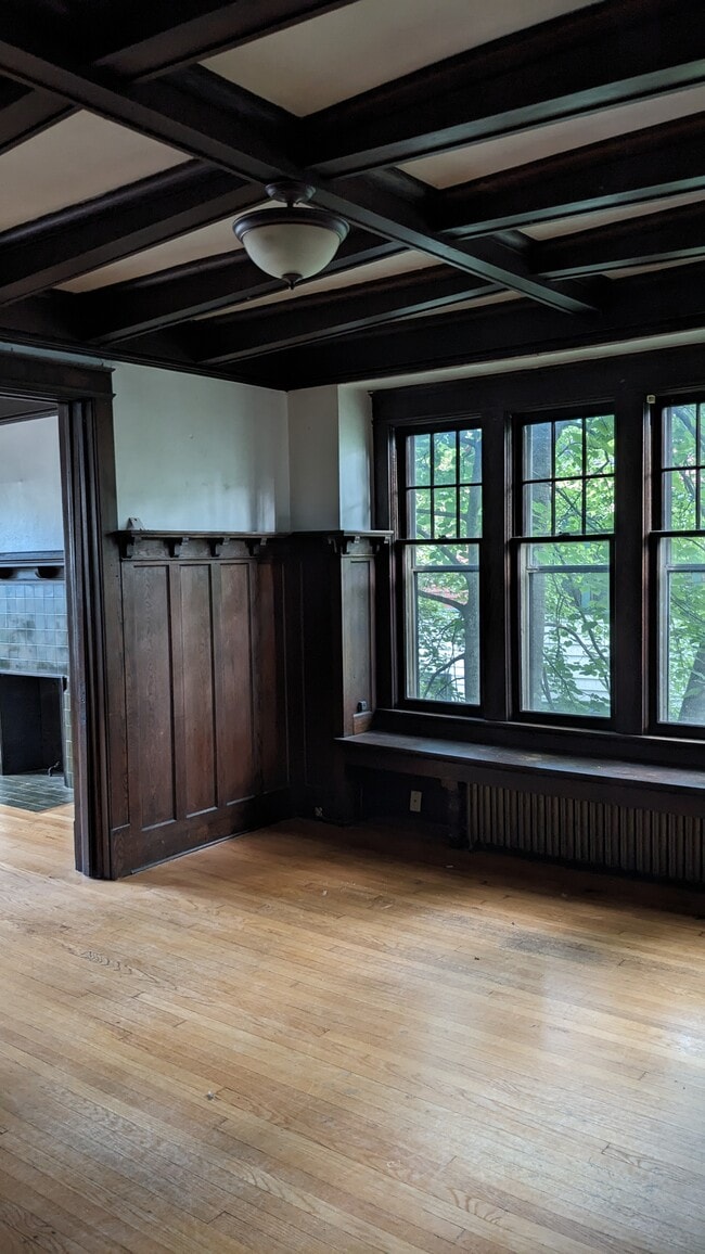 property at 2819 N Murray Ave