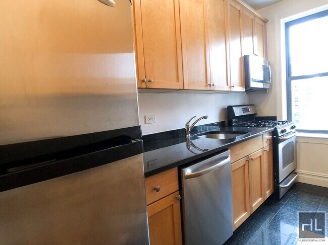 EAST 92 STREET in New York, NY - Building Photo - Building Photo