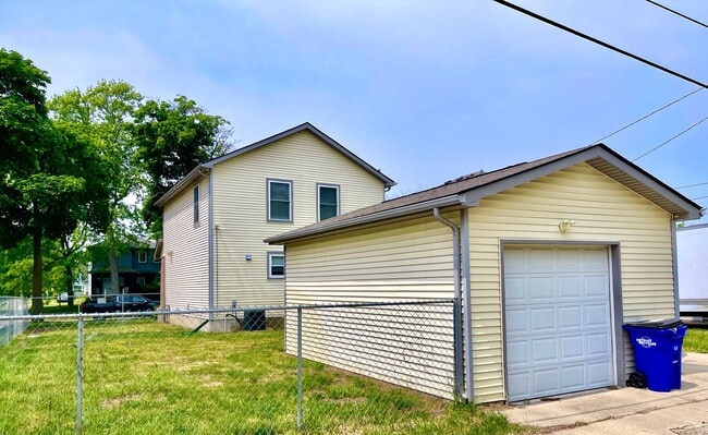 1400 Helen St in Detroit, MI - Building Photo - Building Photo