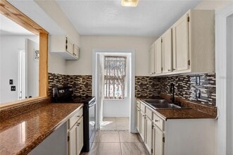 8071 Rhea Cir in Orlando, FL - Building Photo - Building Photo