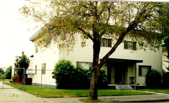 22061 Montgomery St in Hayward, CA - Building Photo - Building Photo