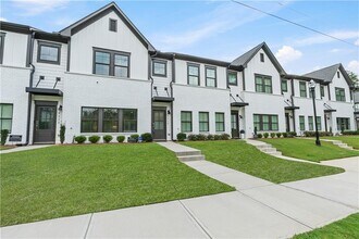 2410 Lakeshore Ln in Atlanta, GA - Building Photo - Building Photo
