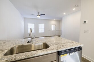5862 Tyndall Pkwy in Panama City, FL - Building Photo - Building Photo