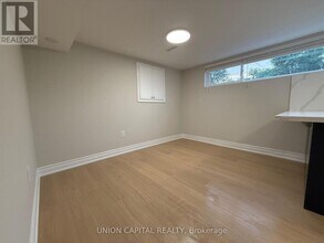 117 Sherwood Forest Dr in Markham, ON - Building Photo - Building Photo