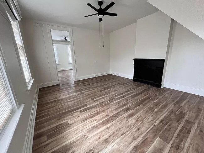 1312 Spring St, Unit 3 in Cincinnati, OH - Building Photo - Building Photo