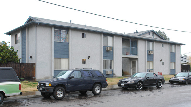 363 Van Houten Ave in El Cajon, CA - Building Photo - Building Photo