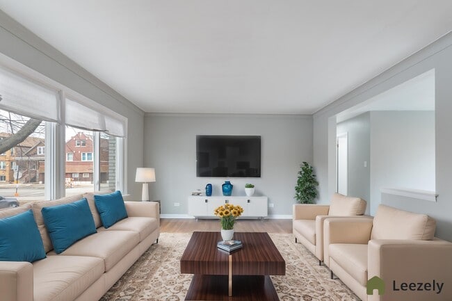 2457 W 69th St in Chicago, IL - Building Photo - Building Photo