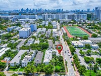 1056 Jefferson Ave, Unit 5 in Miami Beach, FL - Foto de edificio - Building Photo