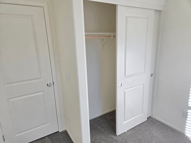 6079 Cosmos Garden Ct in North Las Vegas, NV - Building Photo - Building Photo