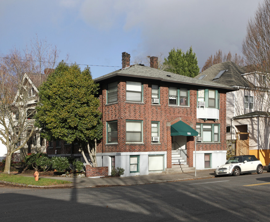 1705 E Burnside St in Portland, OR - Building Photo