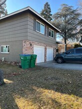 2700 Scholl Dr in Reno, NV - Building Photo - Building Photo