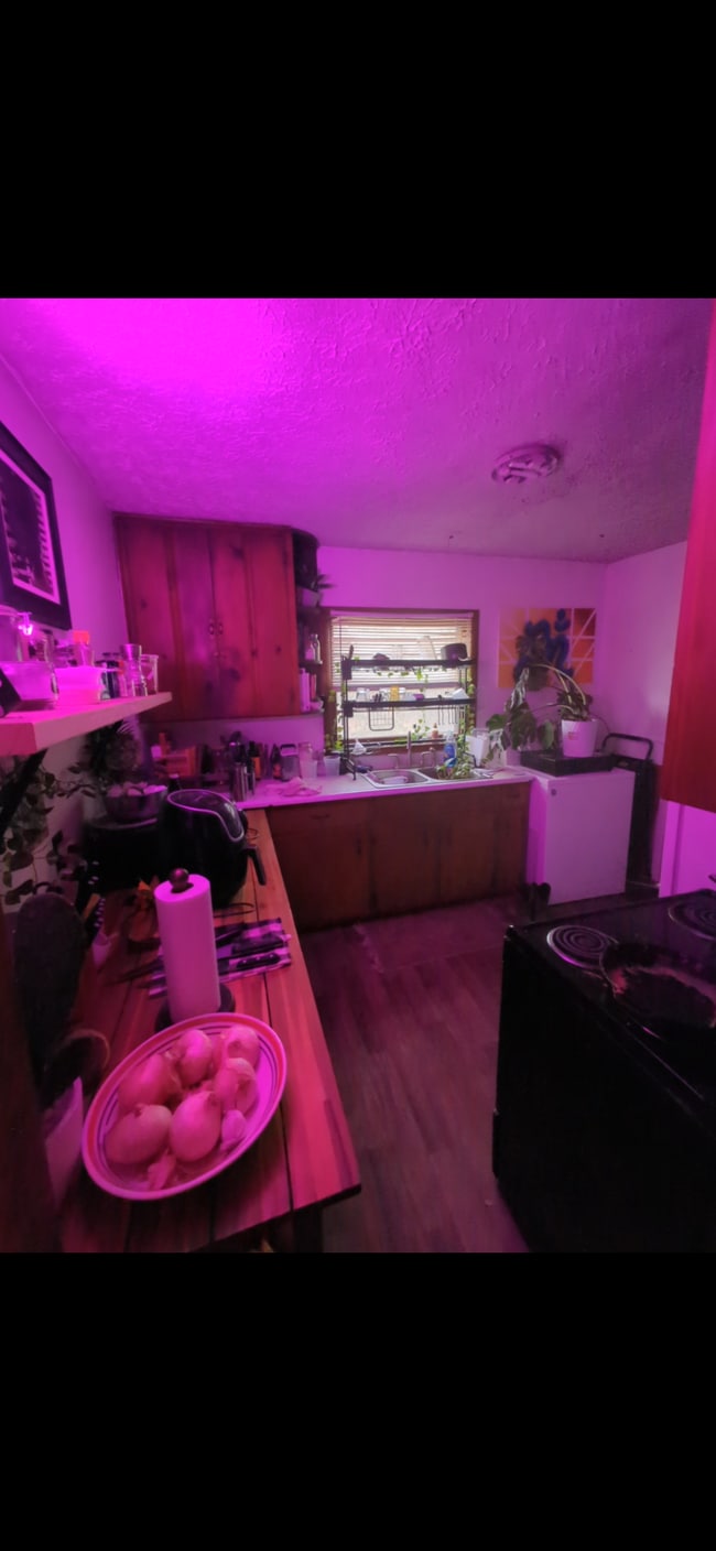 2413 Whites Creek Pike in Nashville, TN - Building Photo - Building Photo