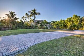 6425 Royal Palm Beach Blvd in West Palm Beach, FL - Building Photo - Building Photo