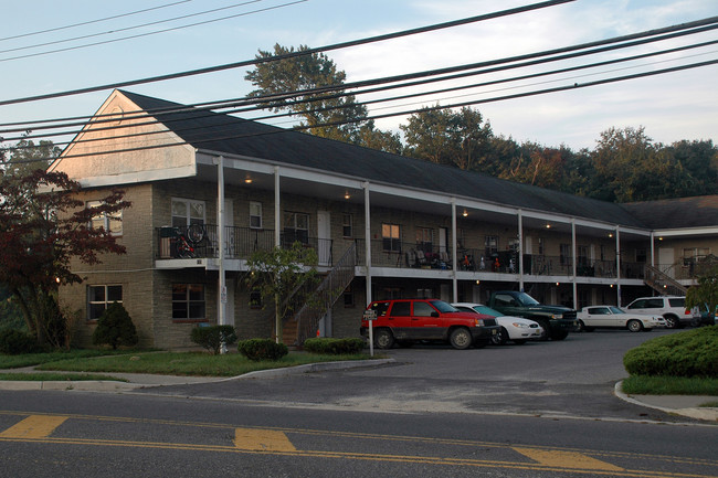 Trenton Road Apartments in Browns Mills, NJ - Building Photo - Building Photo