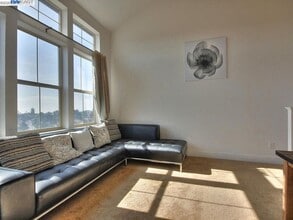 6115 Old Quarry Loop, Unit 6115 in Oakland, CA - Foto de edificio - Building Photo
