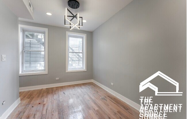 1624 W Beach Ave, Unit BR in Chicago, IL - Foto de edificio - Building Photo