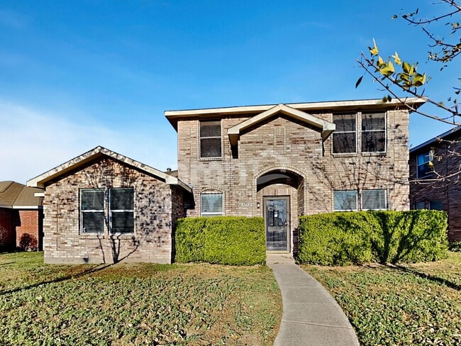 property at 3112 Amber Waves Ln