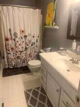 372 Monticello Dr in Branford, CT - Building Photo - Building Photo