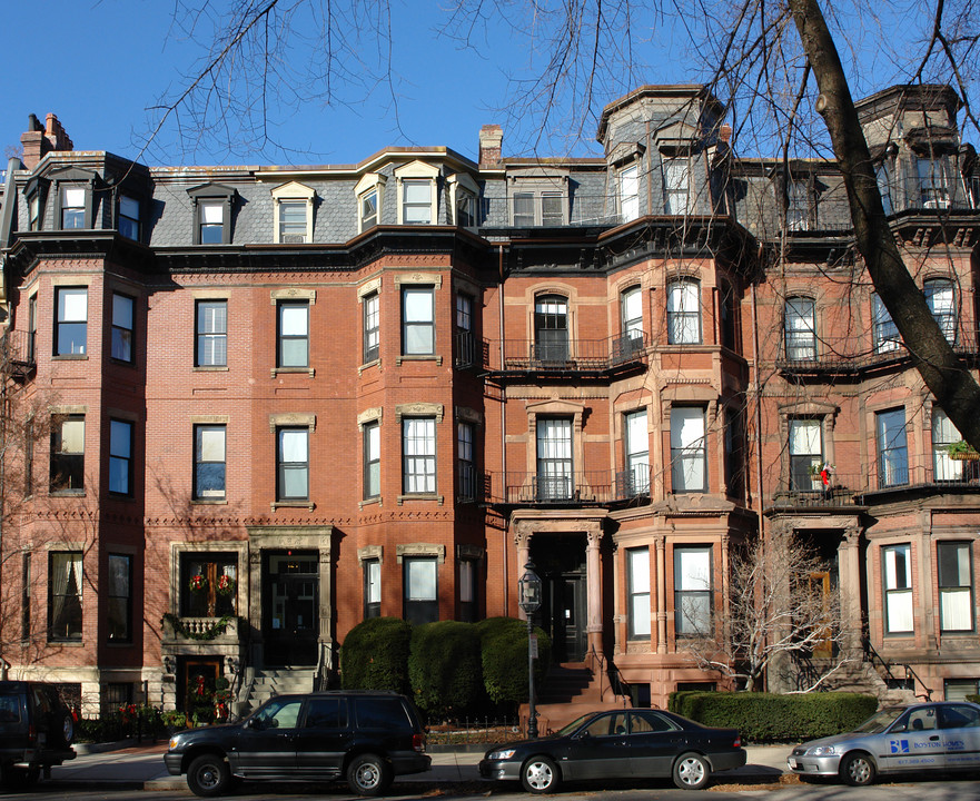 127 Commonwealth Ave in Boston, MA - Foto de edificio