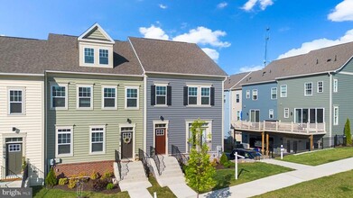 10105 Kings Grove Wy in Damascus, MD - Foto de edificio - Building Photo
